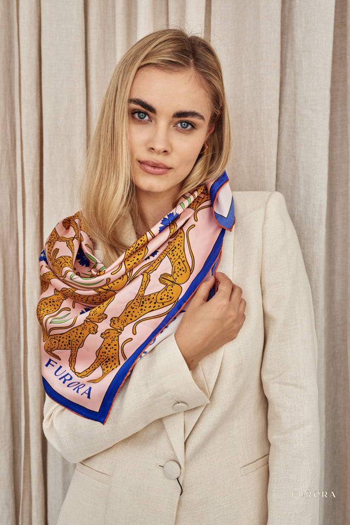 Jedwabna Apaszka Iris